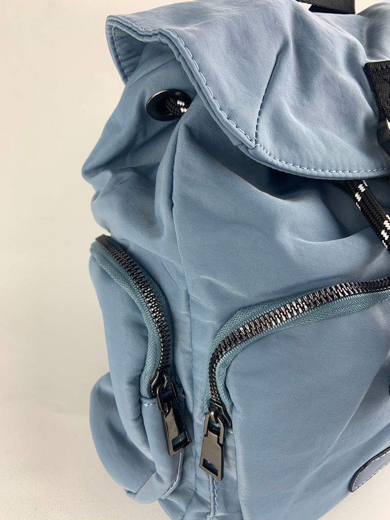 Chiara Mochila Azul - Vista Detalles Cremalleras Vista Detalles Cremalleras