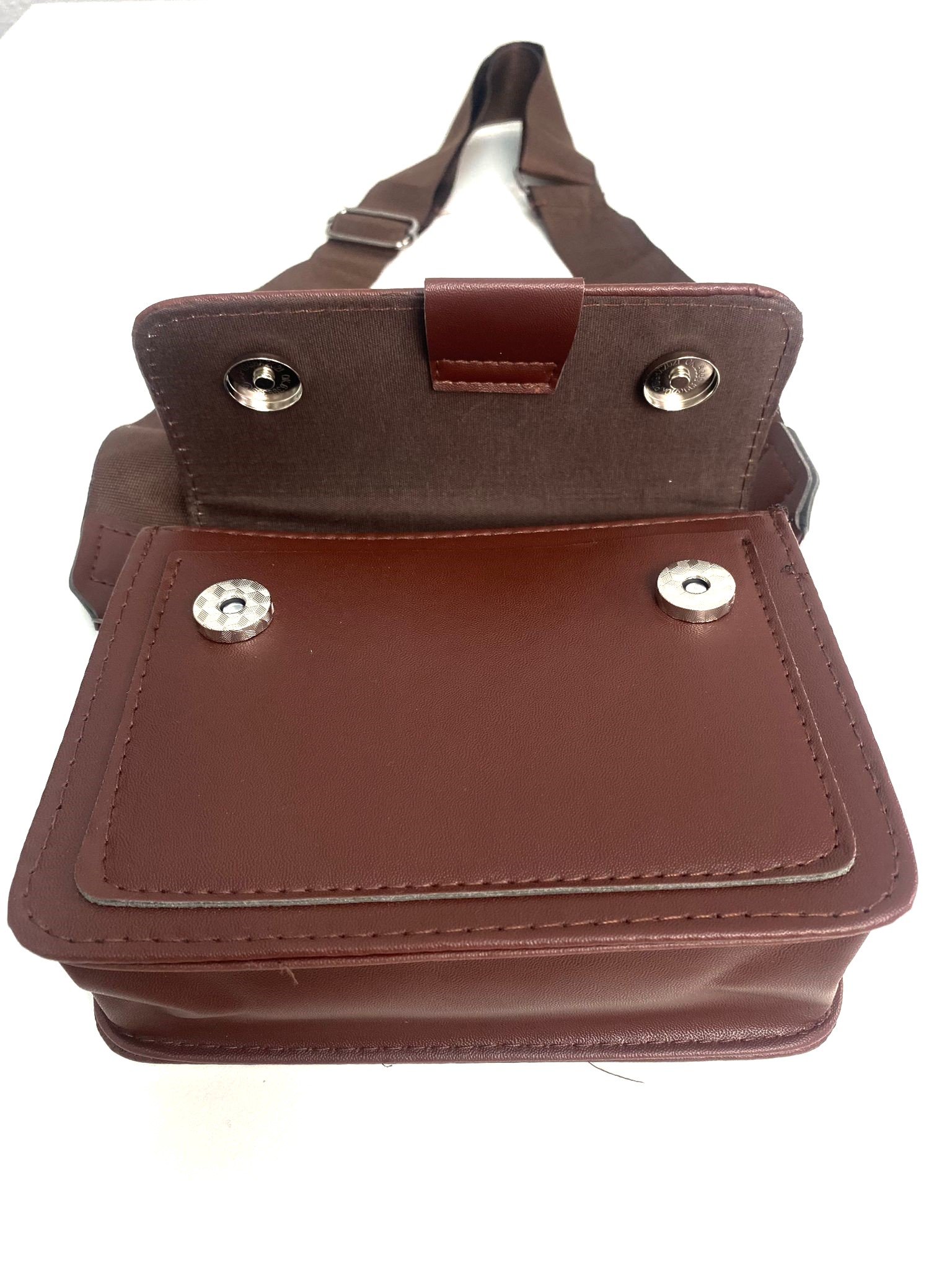 Bolso Bandolera Cuadrado estilo Vintage Con Correa Ancha Marrón - detalle cierre