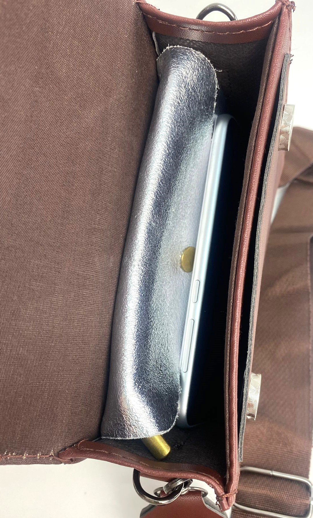 Bolso Bandolera Cuadrado estilo Vintage Con Correa Ancha Marrón - detalle interior