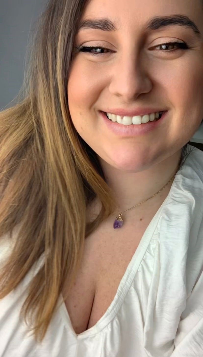 Colgante De Acero Color Oro con Piedra Natural Morada - modelo