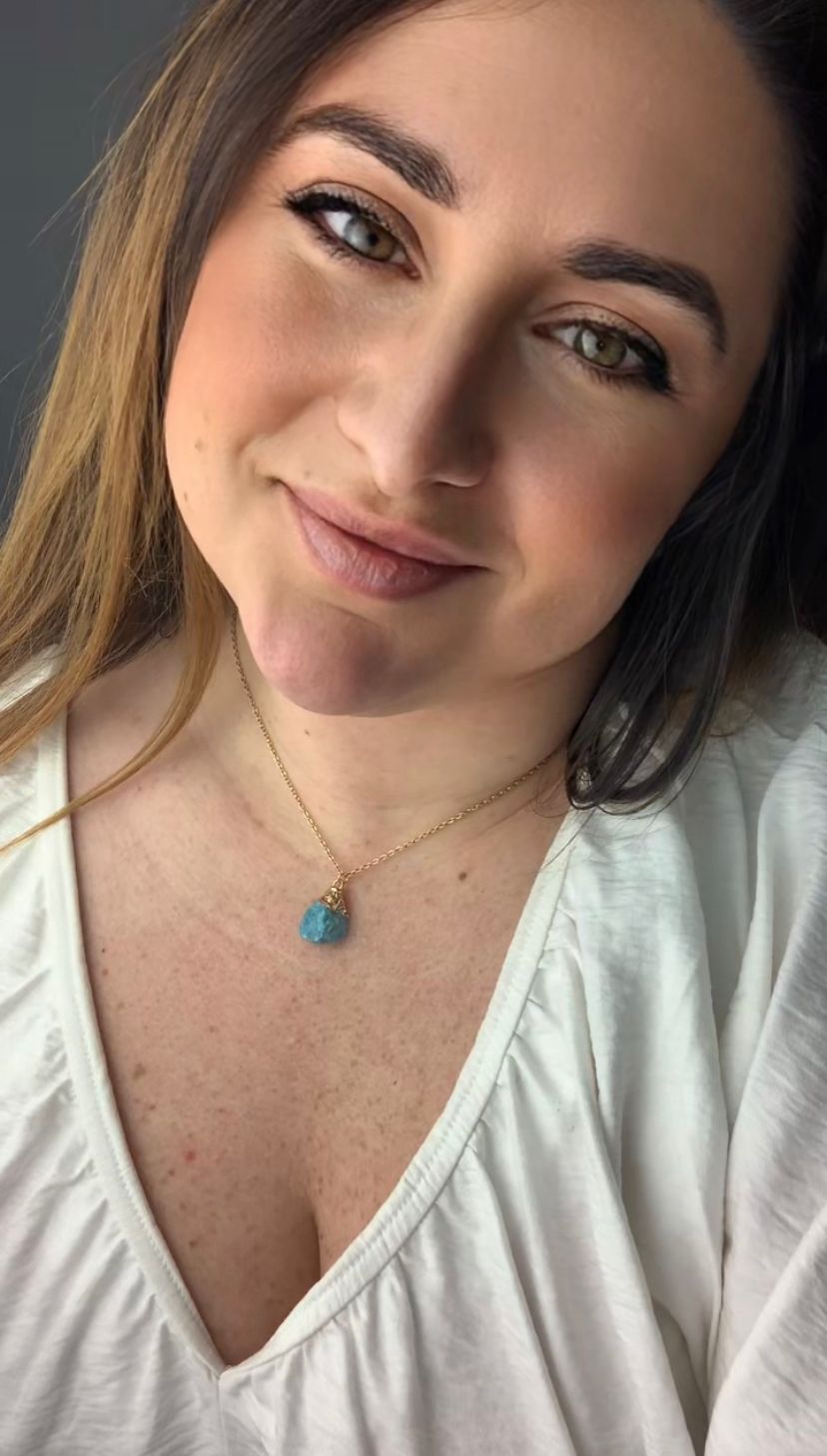 Colllar De Acero Color Oro con Piedra Natural Turquesa - Modelo