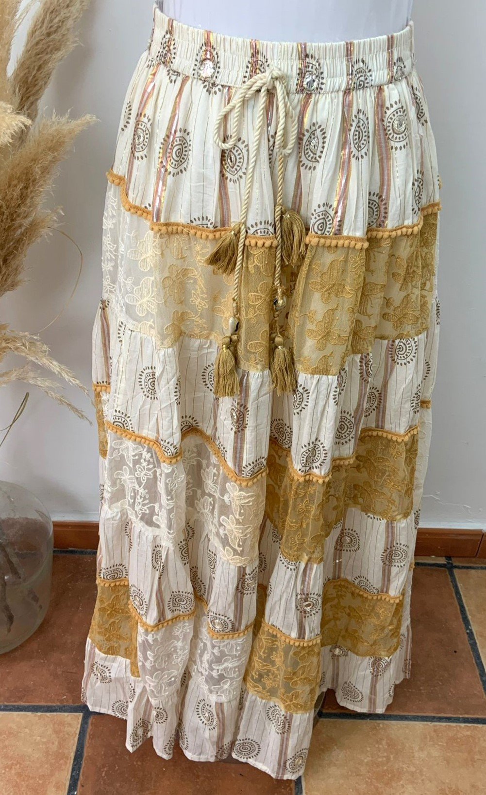 Falda Boho Larga - Falda Córdoba Mostaza - de frente