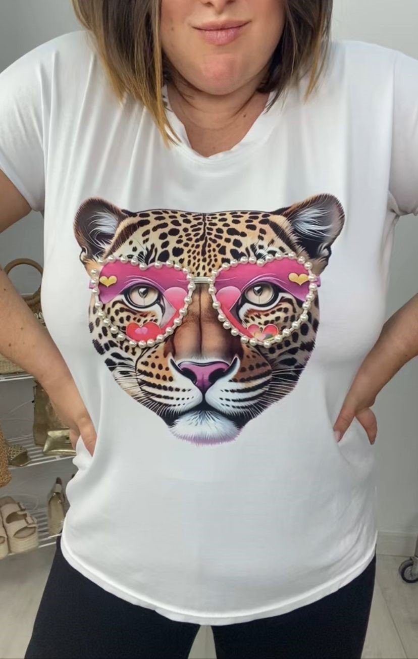 Camiseta Tigre grande modelo de frente
