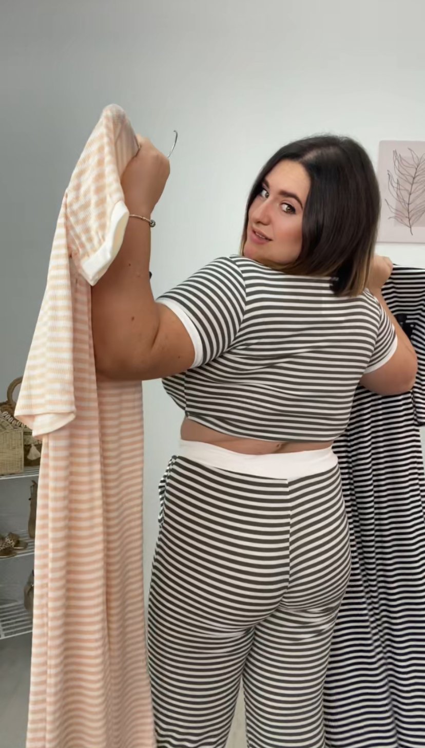 Conjunto 2 piezas Casual - Top y Pantalón color Verde Militar - de espalda