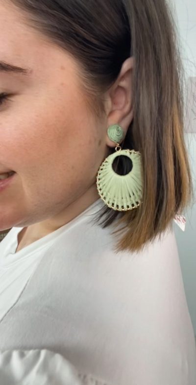 Pendiente de Rafia Verde Oliva Claro