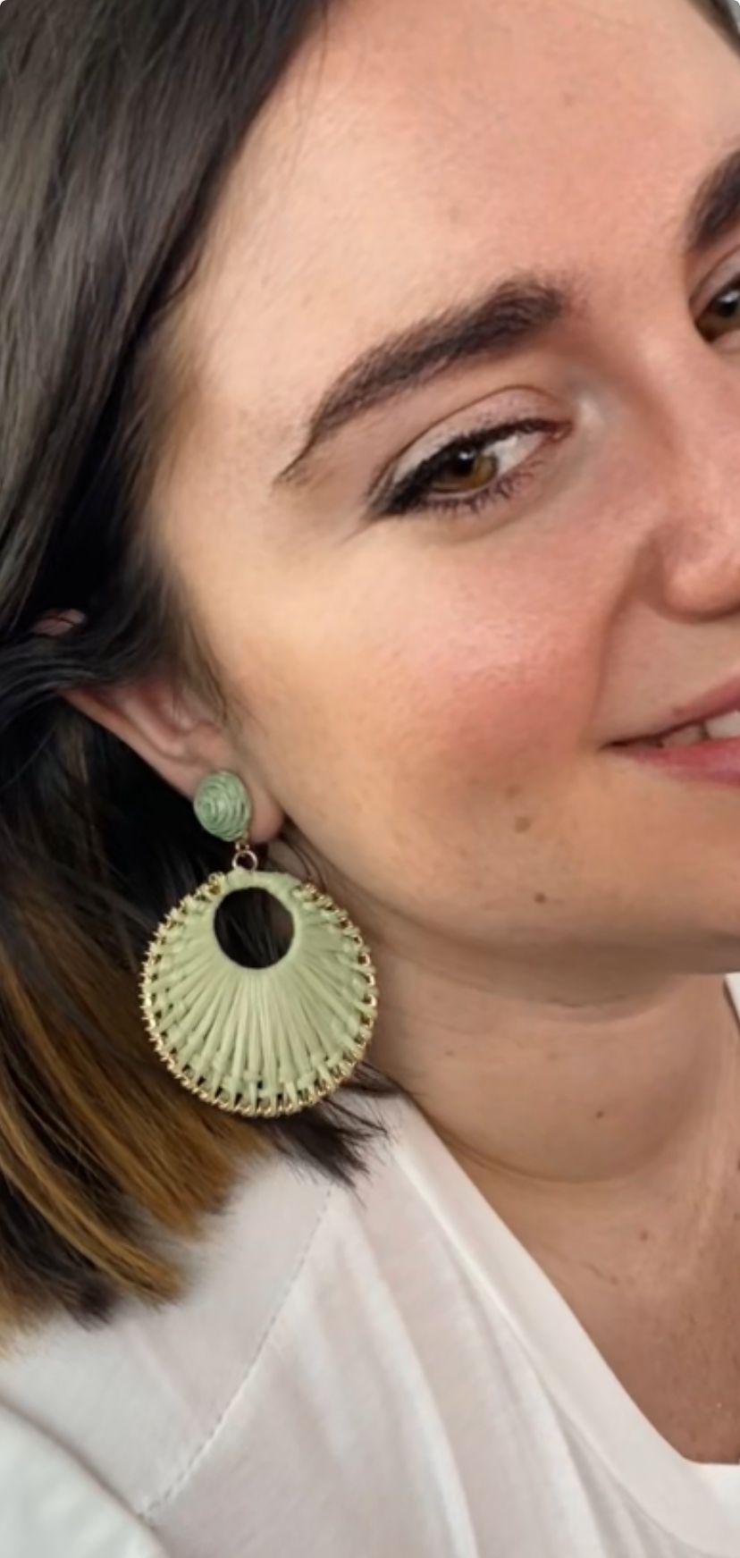 M0205 - Pendiente de Rafia Verde Oliva Claro